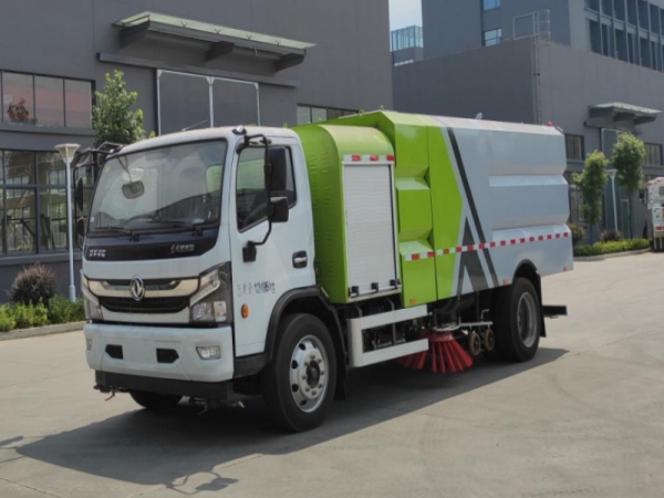 東風(fēng)多利卡純電動洗掃車